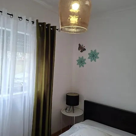 Ocean View Flat *