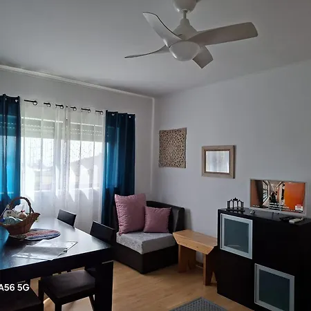 Ocean View Flat *