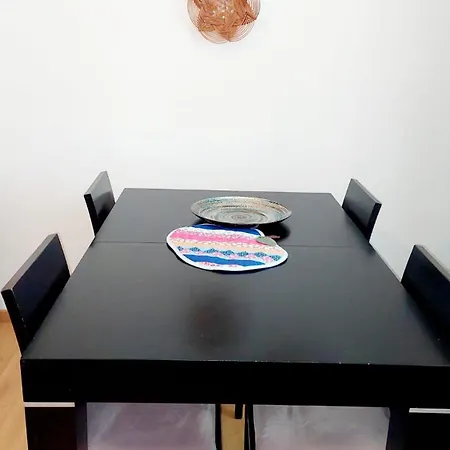 Ocean View Flat *